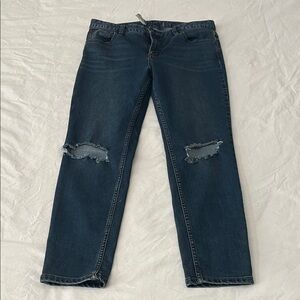 Free People Dark Blue Cropped Straight Leg Distressed Jeans sz 30